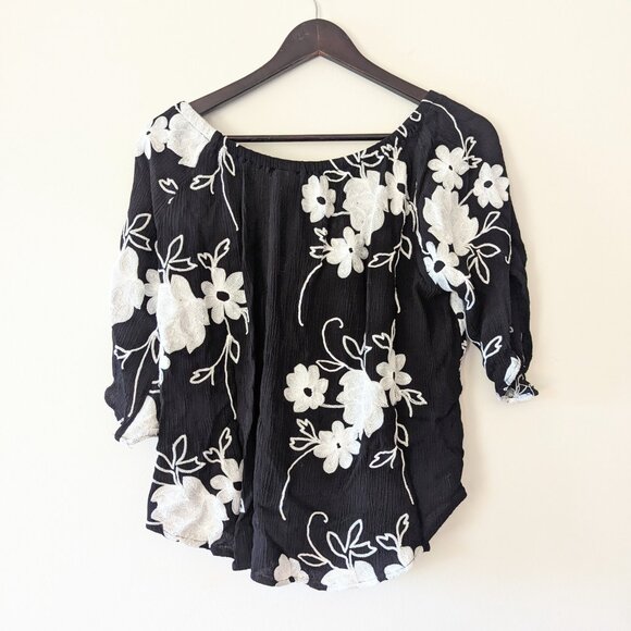 Black Floral Embroidered Short Sleeve Top White Flowers Flowy Fall Beach Sz L - Picture 4 of 5